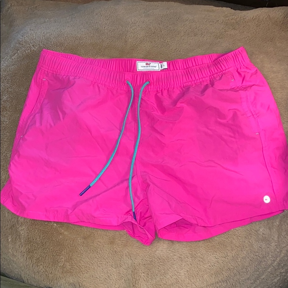 Vineyard Vine shorts
